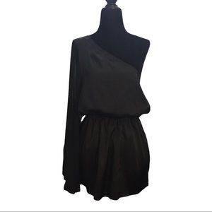 Urban Behavior women’s One Shoulder Blouse Black